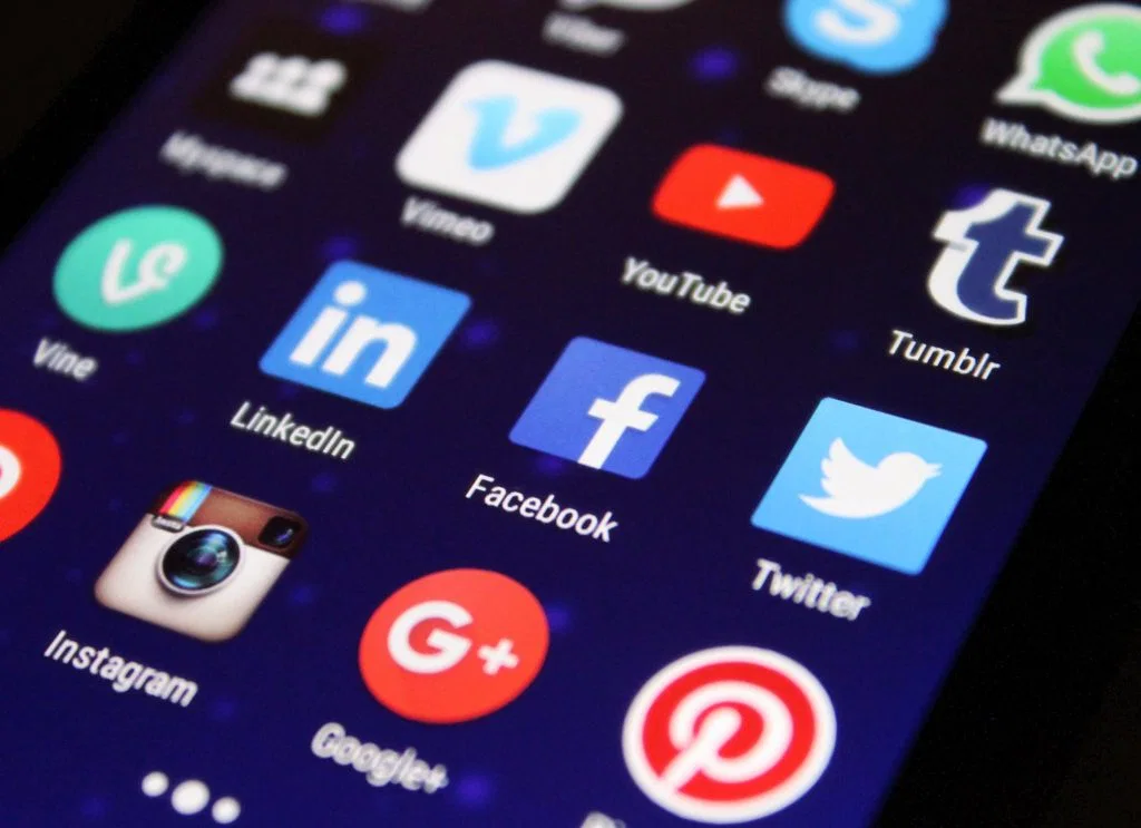 blockchain social media