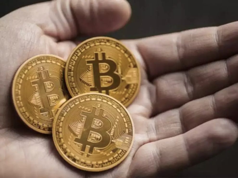 Bitcoin Bounces Back Over $17K Along With Other Cryptos